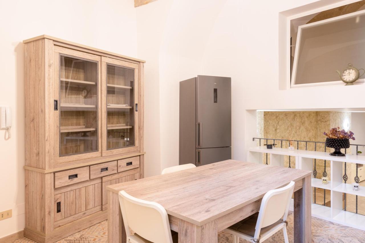 Convivo Apartment Palazzo Galateo Lecce Buitenkant foto