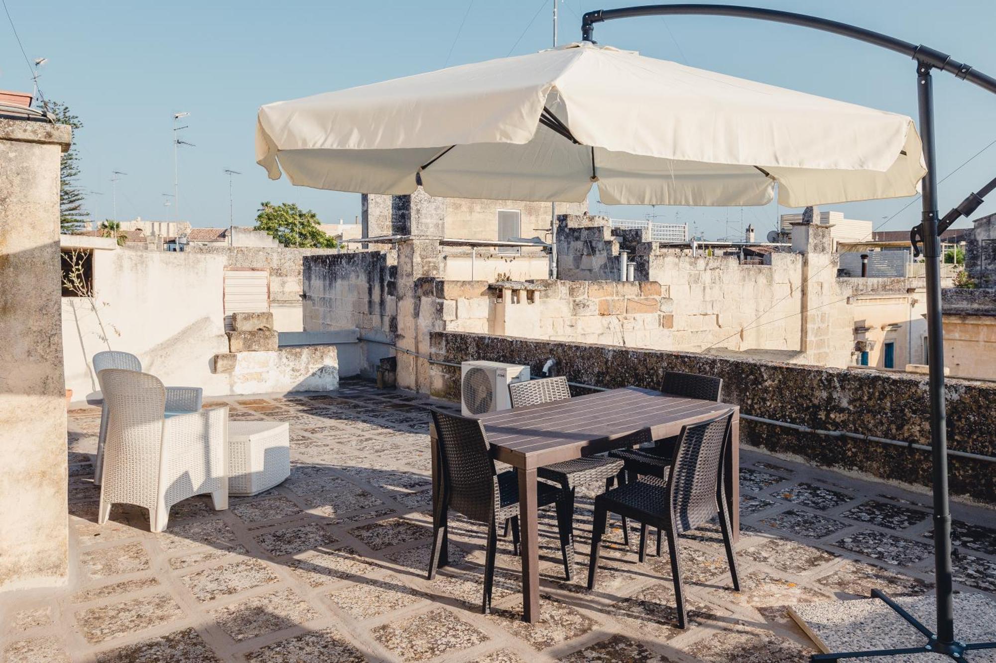 Convivo Apartment Palazzo Galateo - Private Rooftop Terrace Lecce Buitenkant foto